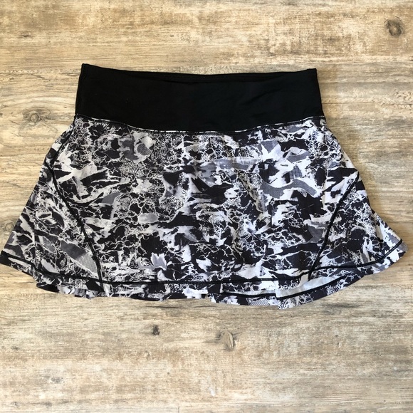 Lululemon size 2 skirt - Picture 2 of 5